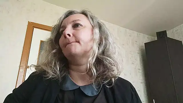EdithManning online show from May 5, 7:33 am