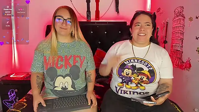 katieeandsharonn online show from April 18, 1:46 pm