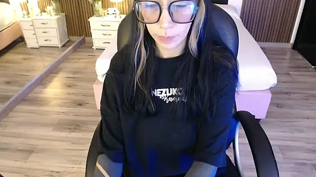 Sam mansson66 online show from October 31, 1:37 pm