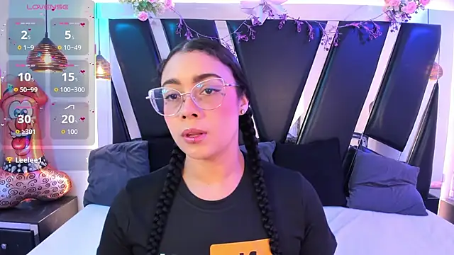 antonelllepiercee online show from February 24, 11:31 am