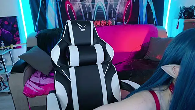 Aurora Natsuki online show from November 11, 5:10 pm