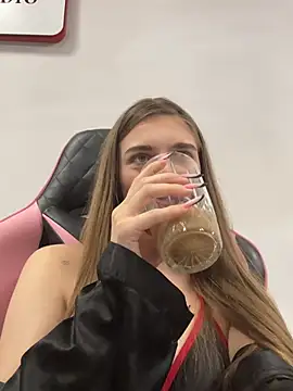 AdissonLane online show from February 24, 5:33 pm