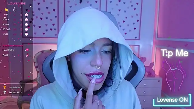 stephania t online show from November 1, 1:37 pm