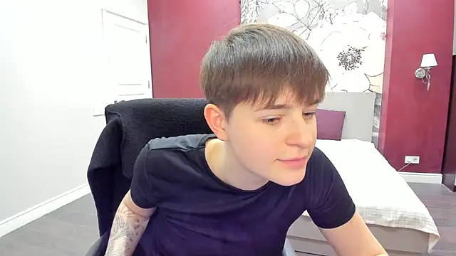 EmiliaYours online show from February 10, 3:48 pm