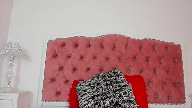 amberlitle online show from September 18, 12:04 pm