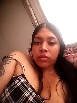 Laiia Page online show from March 27, 2:07 pm