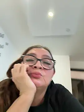 AntonellaAlondra4 online show from May 26, 7:24 pm