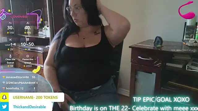 Snapshot of ThickGirlsDoItBetter chatting on September 16, 7:33 pm ThickGirlsDoItBetter online show from September 16, 7:33 pm