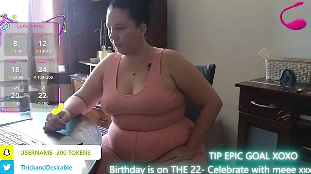 Snapshot of ThickGirlsDoItBetter chatting on September 15, 7:32 pm ThickGirlsDoItBetter online show from September 15, 7:32 pm