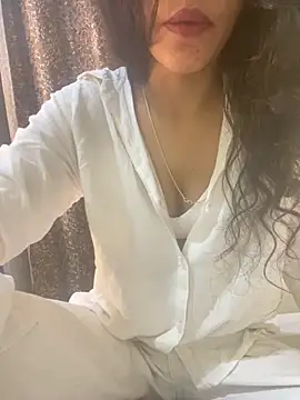 MaggieMasala online show from October 14, 5:37 pm