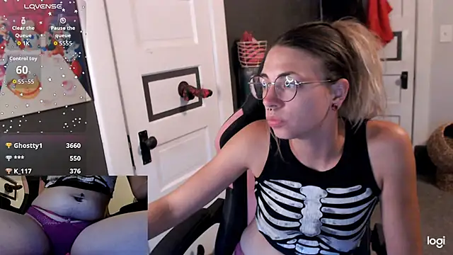 KierBearKisses online show from September 9, 3:17 am