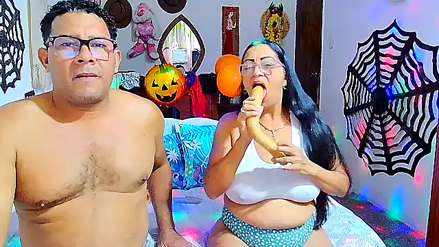 Snapshot of rosi_pamela chatting on October 26, 6:47 pm rosi pamela online show from October 26, 6:47 pm