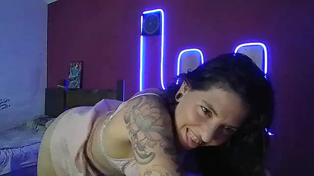 sweetbabyass online show from February 9, 12:02 am