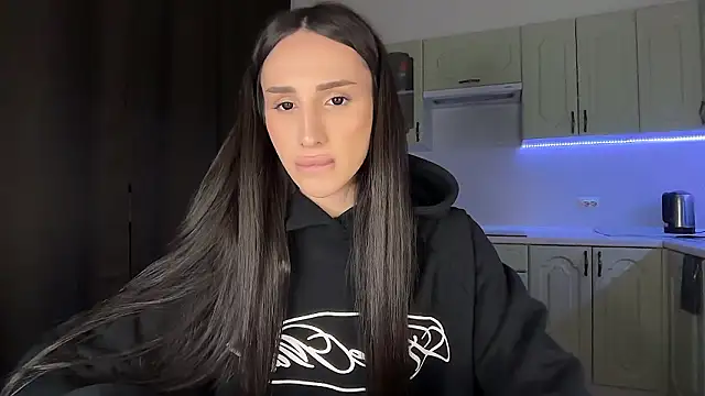 Kim Oberlin  online show from February 17, 9:47 pm