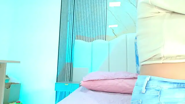 Sofia martiin online show from April 9, 3:09 am