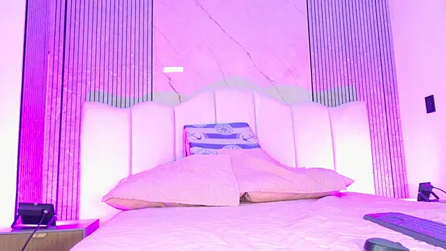 Sofia martiin online show from January 9, 3:33 am