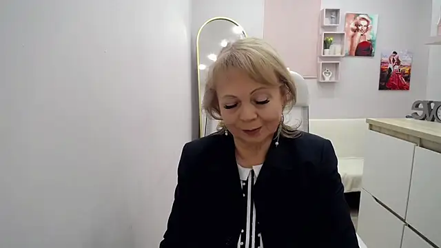 Milla Cutie18 online show from February 18, 5:39 am