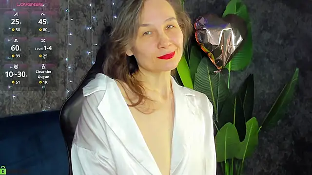 Lillian White online show from February 24, 1:38 am