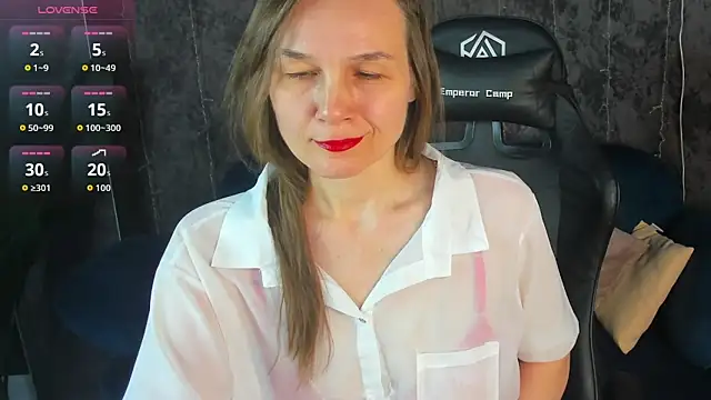 Lillian White online show from March 29, 1:15 am