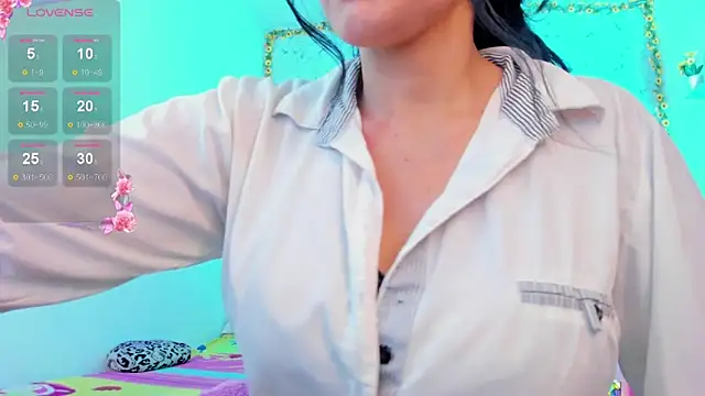 Snapshot of elissa_iris chatting on October 18, 12:14 am elissa iris online show from October 18, 12:14 am