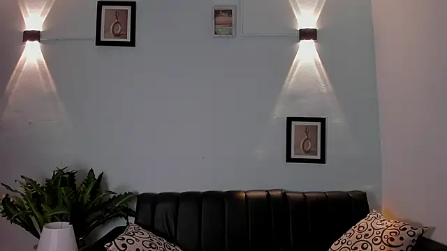 Mia petite01 online show from October 3, 11:10 pm