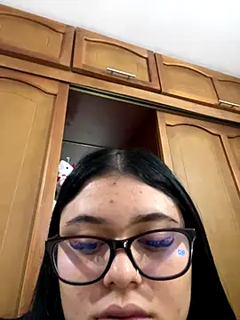 alissonfernandez  online show from October 28, 12:16 am