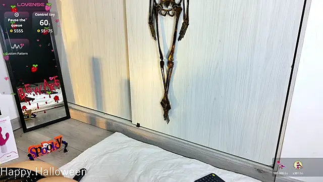 cutehanna1 online show from October 29, 8:00 pm