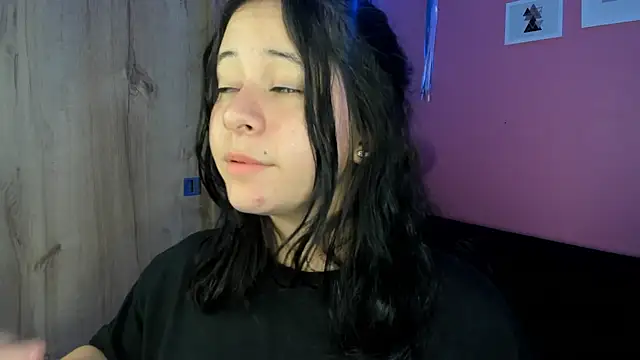 agnes 213 online show from November 19, 3:23 pm