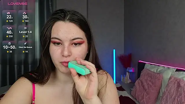 Snapshot of BritneyLix chatting on October 13, 12:52 pm BritneyLix online show from October 13, 12:52 pm