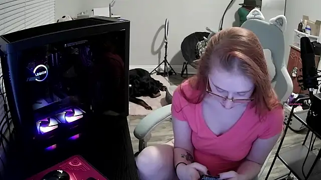 LilyFoxxx online show from November 7, 4:18 am