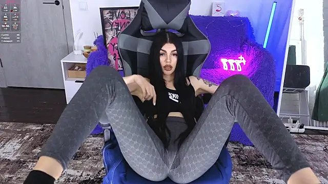 Tiffany lab online show from November 30, 2:32 pm