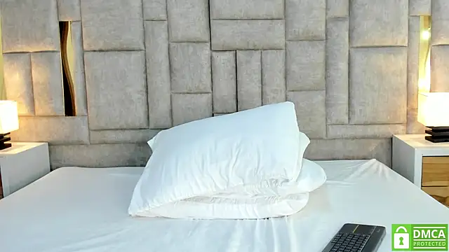 valtira nova online show from March 28, 8:08 pm