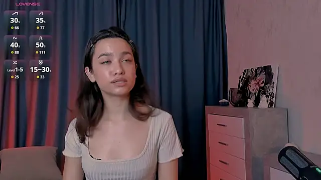 Snapshot of EmeliaReaper chatting on October 10, 8:14 pm EmeliaReaper online show from October 10, 8:14 pm