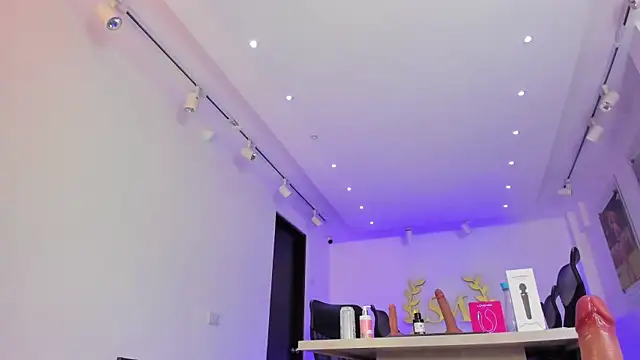 ChantalHans online show from March 28, 9:57 pm