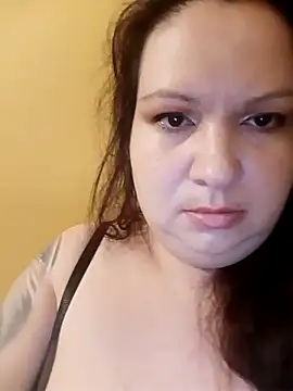 Szilvi93 online show from April 17, 4:58 am