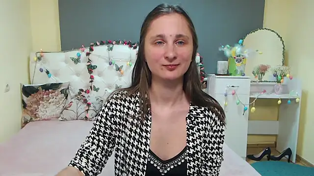 MichelLeee online show from April 2, 1:41 pm