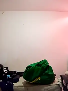 nicolle milf1978 online show from April 15, 9:59 pm