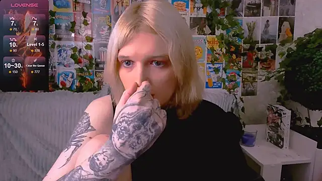 Simona Rain online show from October 31, 11:53 pm