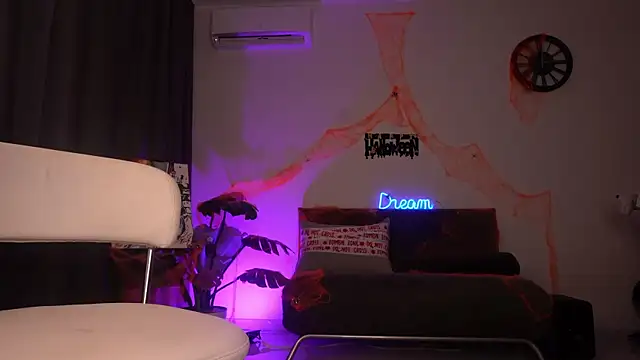 Snapshot of Adriasha chatting on October 20, 9:18 pm Adriasha online show from October 20, 9:18 pm