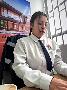 LIZ-06  online show from November 6, 2:12 pm