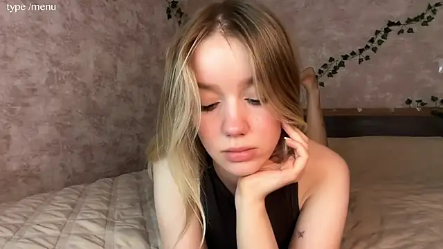 cutiemia0 online show from June 25, 5:12 am