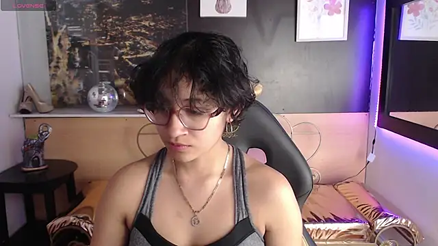Snapshot of Lili_Gomez_ chatting on October 21, 1:37 pm Lili Gomez online show from October 21, 1:37 pm