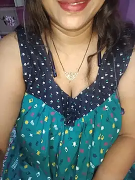 Sexy Mona Bhabhi online show from August 3, 7:08 pm