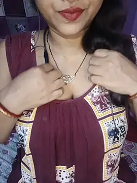 Sexy Mona Bhabhi online show from July 31, 6:42 pm