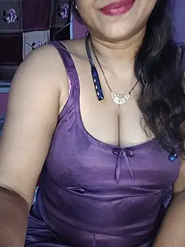 Sexy Mona Bhabhi online show from July 5, 6:24 pm