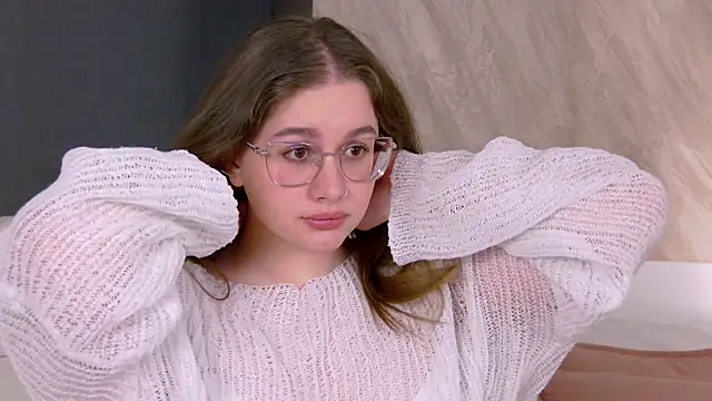 EllieHayes online show from June 1, 11:01 am