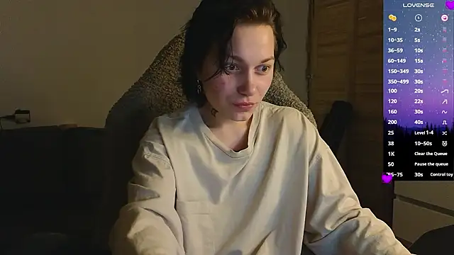 esajukyy online show from March 20, 1:27 pm