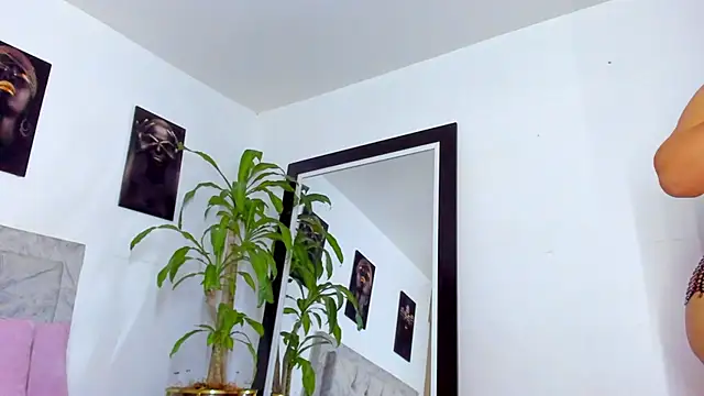 Snapshot of Dulceedens_1 chatting on October 20, 10:57 pm Dulceedens 1 online show from October 20, 10:57 pm