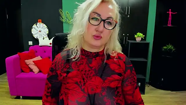 ChristyBrooks online show from November 27, 5:21 am