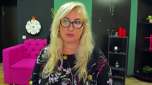 ChristyBrooks online show from September 17, 2:15 pm